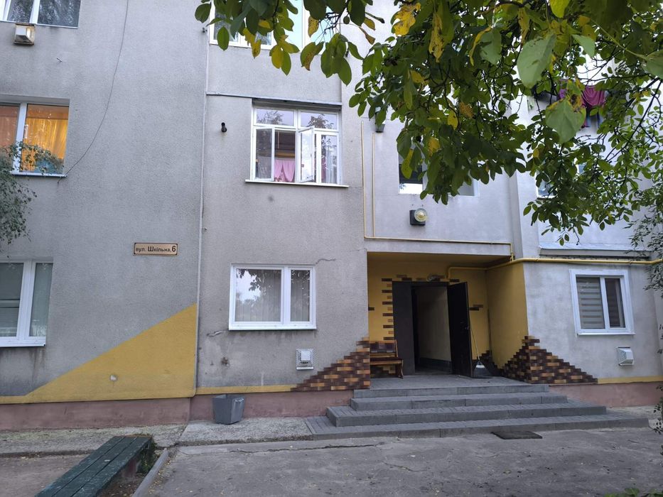 Продається 2-х кімнатна квартира в смт.Люблинець