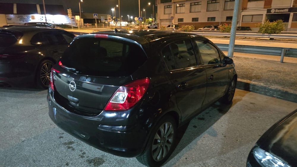 Corsa 1.2 2010 154.000 kms