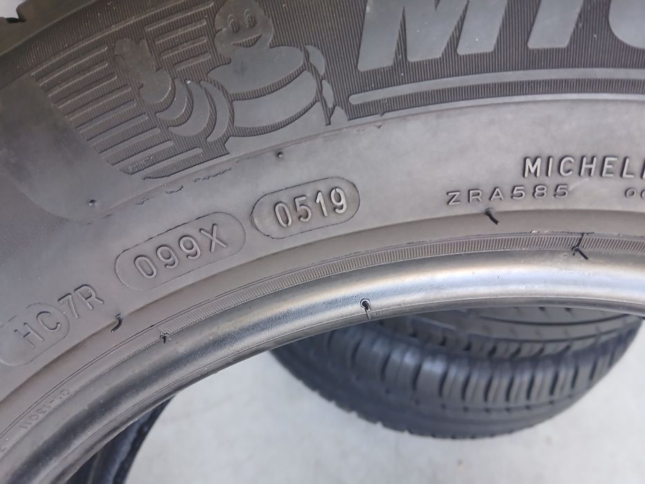 2 pneus 205 60 r16 Michelin