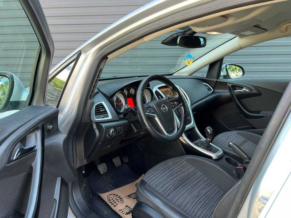 Opel Astra J з Німеччини Без пробігу по Україні