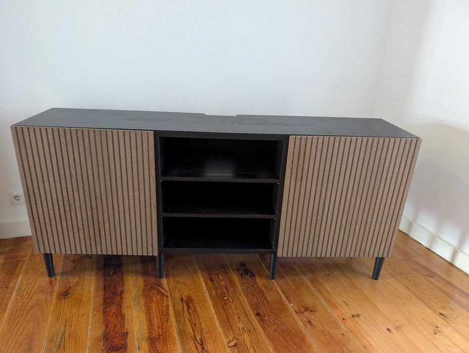 BESTA media / TV console : consola multimédia/TV