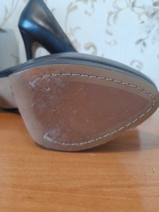 Продам туфлі жіночі