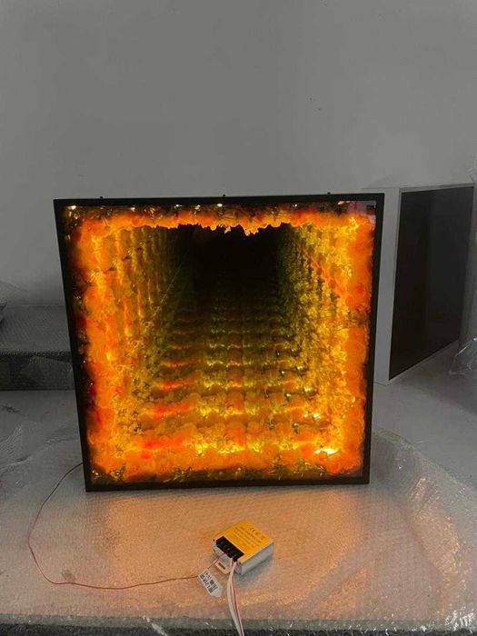 Caixa LED Espelho Infinito 3D – Decoração Premium Personalizada