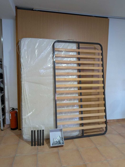 Colchão e Estrutura de Cama