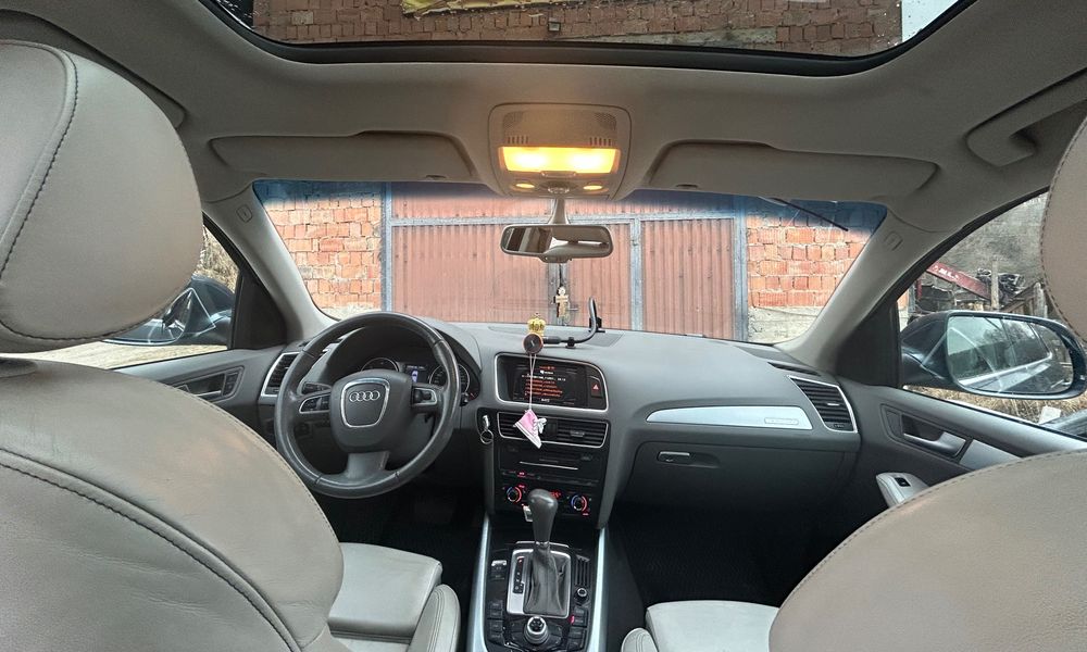 Продаю машину Audi Q5 2008 року