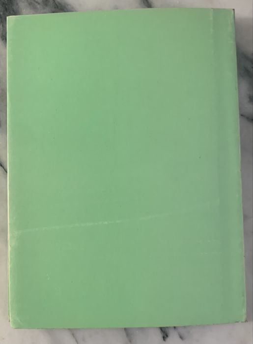 Pretérito Presente - Maria Cecília Correia