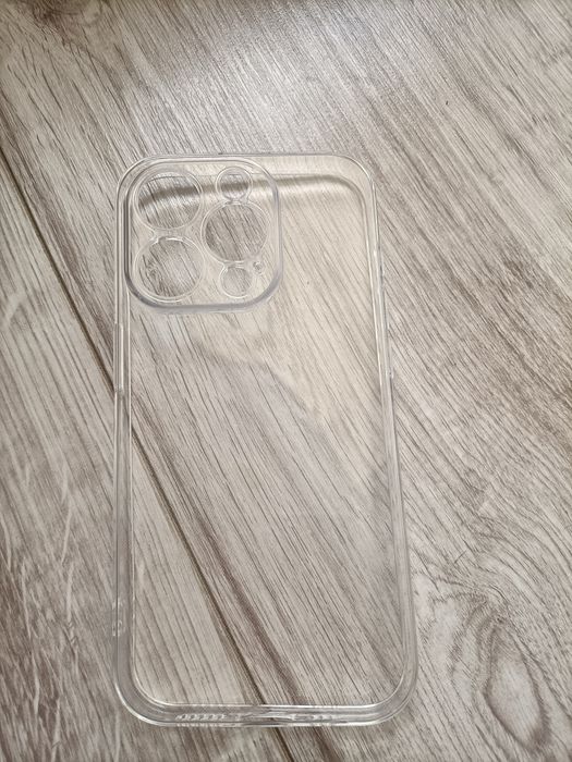 Nowe przezroczyste etui na iPhone 15 pro
