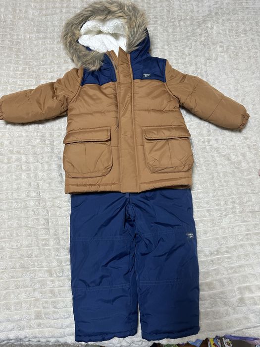 Фирменный зимний комбинезон