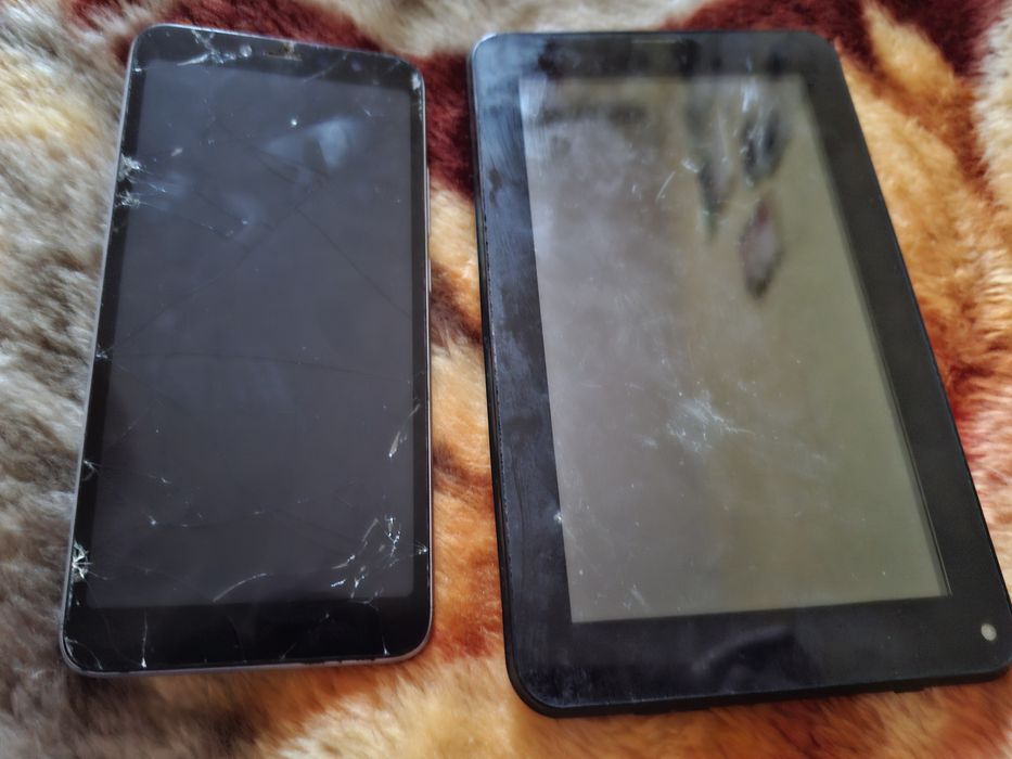 Uszkodzony telefon i tablet