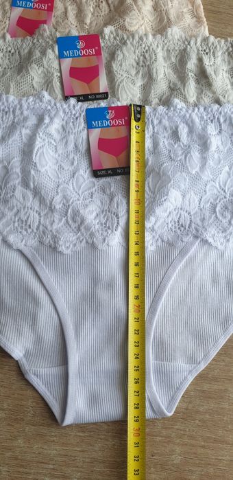 4×Damskie majtki figi z koronką XL