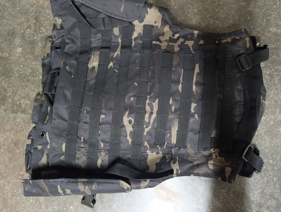 Colete Tático XL e Combat Shirt L