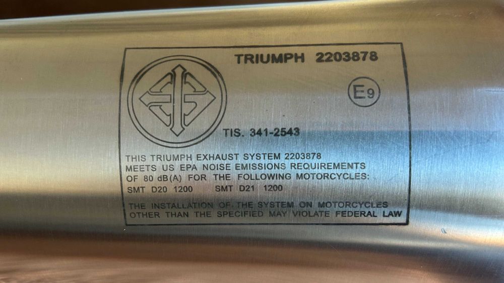 Escapes originais TRIUMPH para THRUXTON ou SPEED TWIN 1200cc  (em venda: o par)