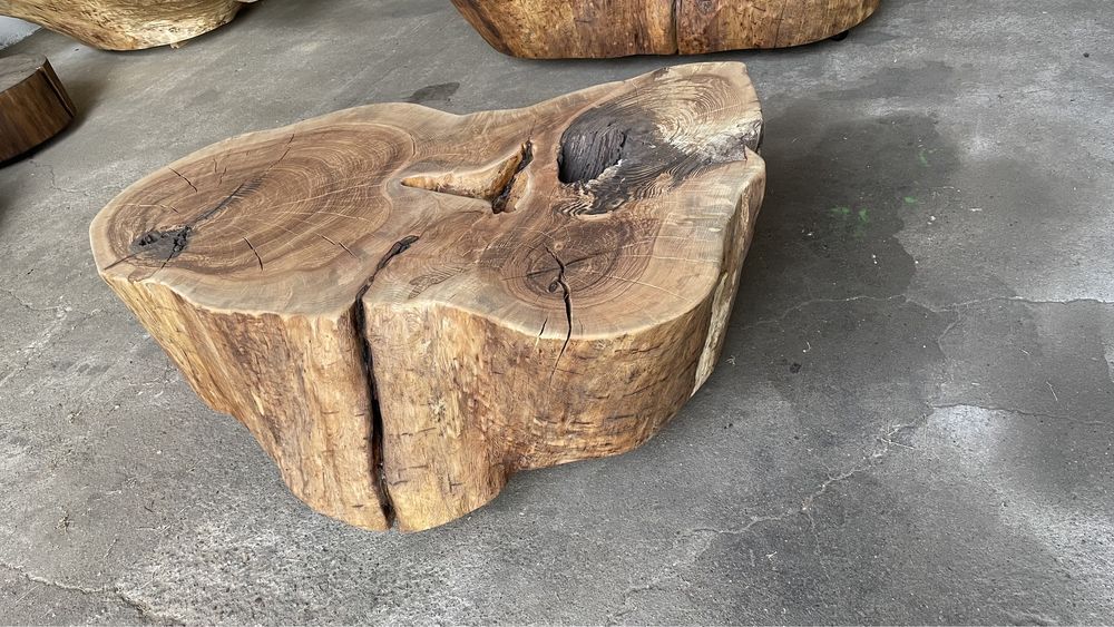 Ława jesionowa, potężny monolit na kołach