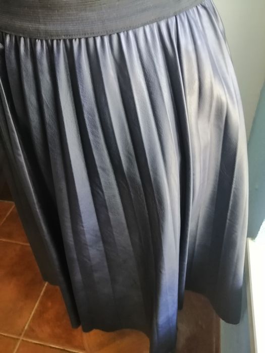 Saia de Napa azul escuro tamanho 38.