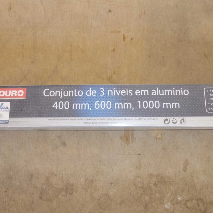 Conjunto de 3 níveis em alumínio 40 / 60 / 100 cm. NOVO!