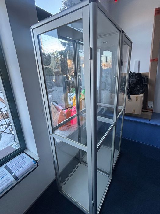 Witryna szafa regał przeszklona przeszklony