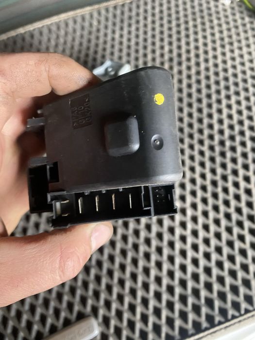 Замок и защёлка Mercedes 210-й