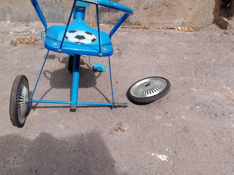 Вело коляска детская трехколесная. В подарок трехколесный велосипед