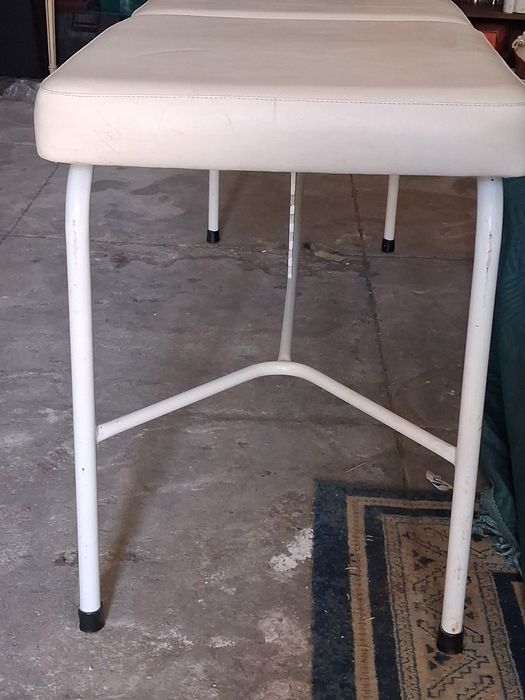 Marquesa estética/massagem  impecável