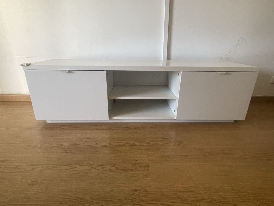 Móvel IKEA de TV branco — Bom estado