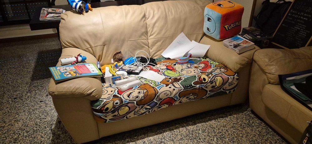 Cama Casal + 2 Sofás