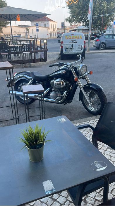Honda Shadow VT750 – 1999 | 36.000 km | Excelente Estado