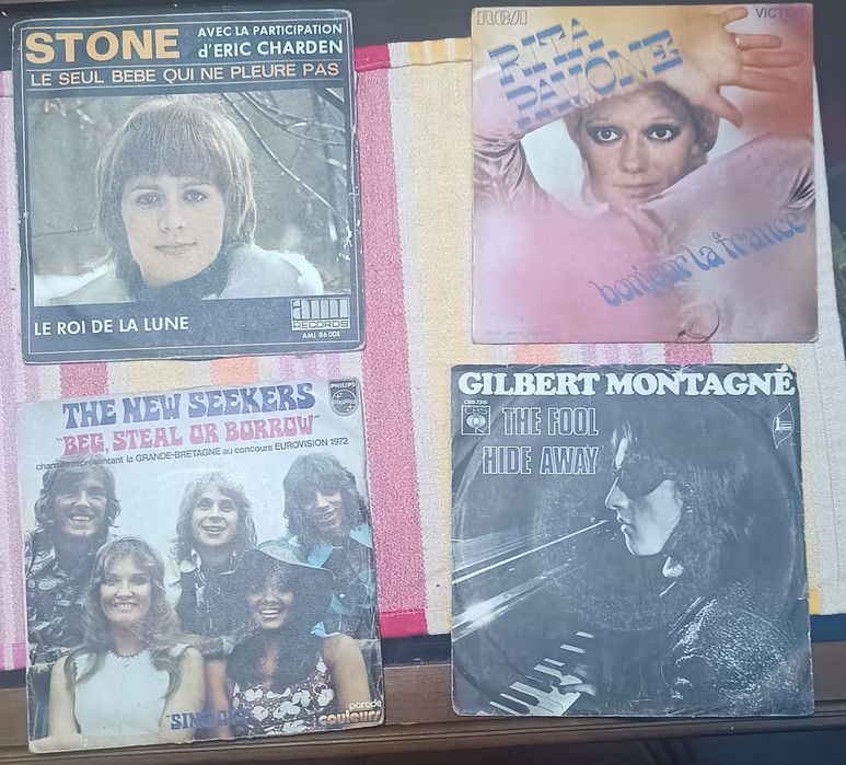 Lote 30 Discos Vinil Single (7'') – Rolling Stones, Roberto Carlos e Clássicos Franceses