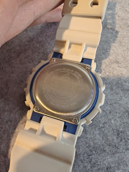 Zegarek Casio GA 100B biały