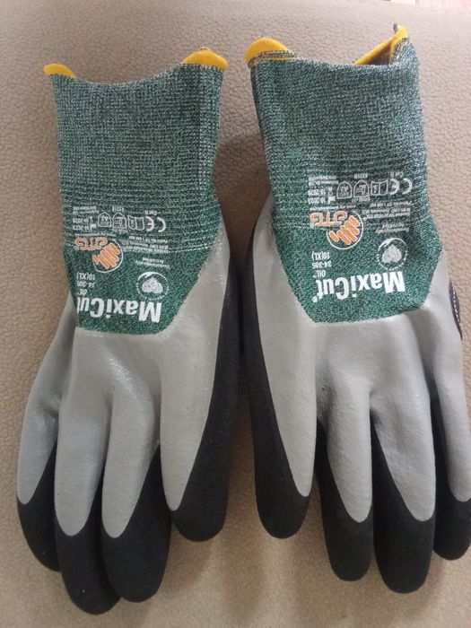 Nowe rękawice do pracy