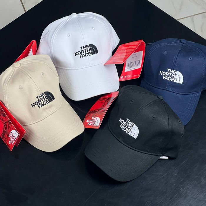 Кепки від бренду The North Face