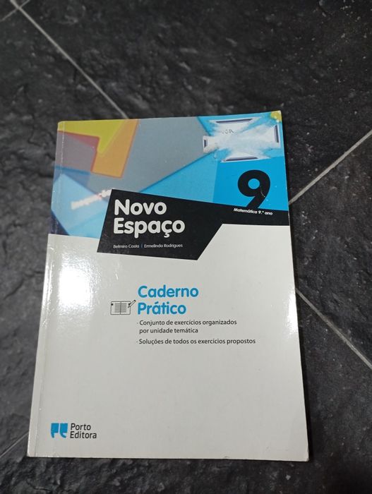 Livro escolar de matemática