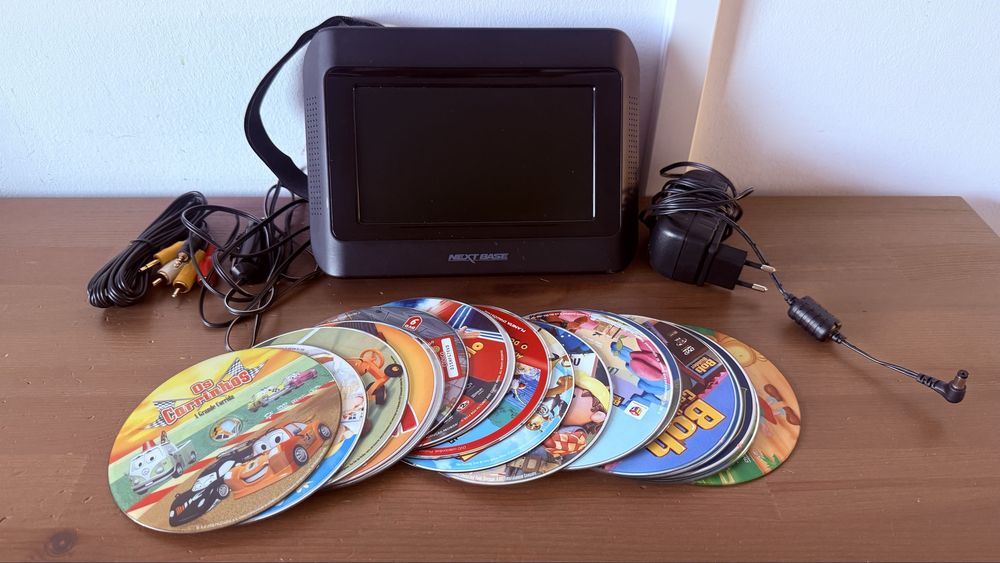 DVD para carro com varios dvds para criança