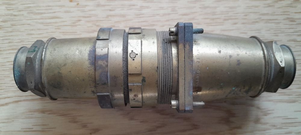 Многоконтактный электрический разьем