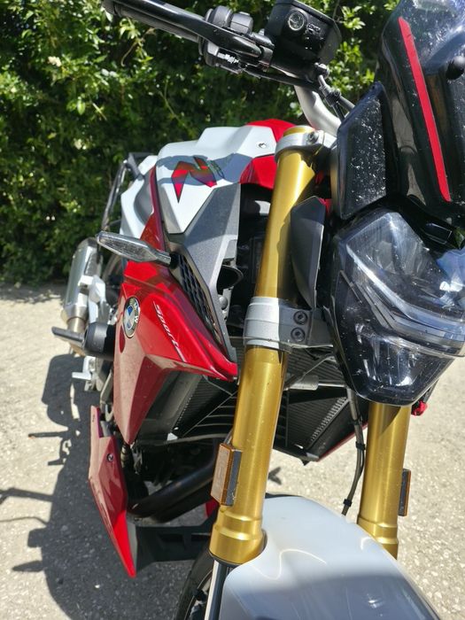 Mota BMW F900R de 2020