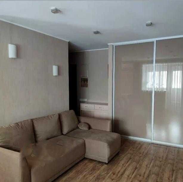 Продам 4к.кв. 100м2 Павлове Поле пр.Науки біля входу в метро 23 Серпня