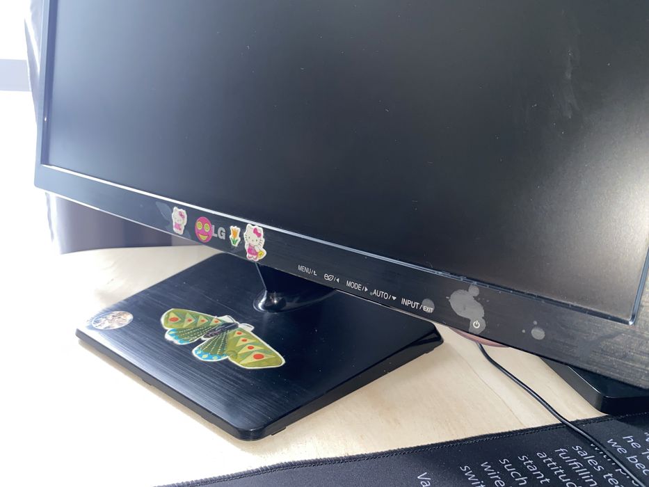 Монітор LG Flatron E2242T-BN 21.5" FullHD TN+film