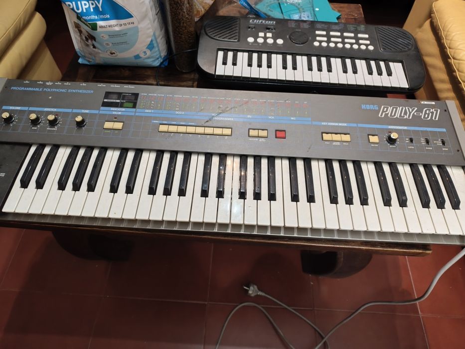 Sintetizador analógico Korg poly-61