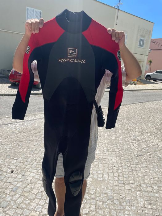 Fato com pouco uso surf63825795532673120