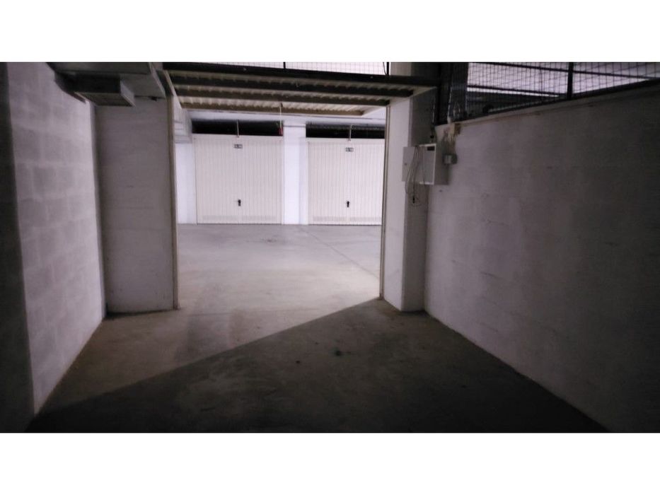 Garagem no centro de Milfontes