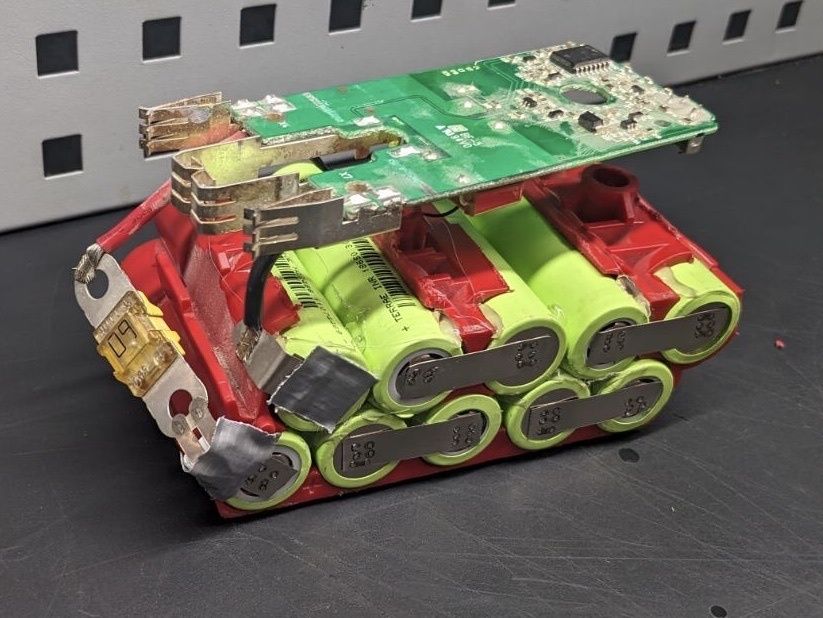 Ремонт перепаковка акумуляторів.