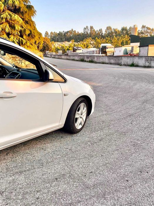 Opel Astra J Carrinha 1.7 CDTI 110CV 2011