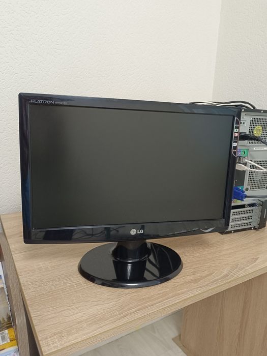 Монітор для ПК - LG чудовий стан
