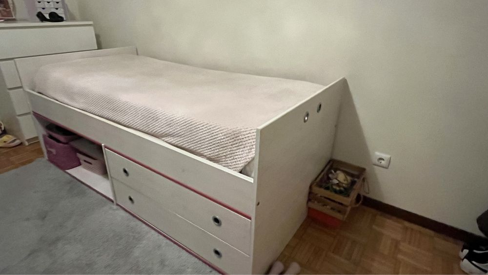 Cama solteiro para menina