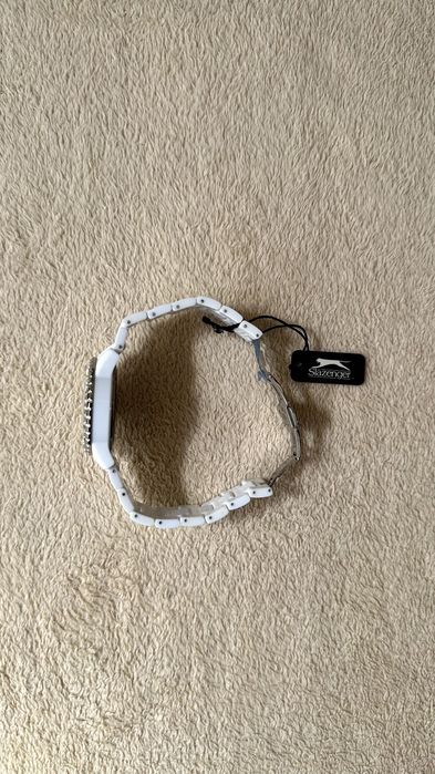 Relógio Slazenger branco em perfeito estado.