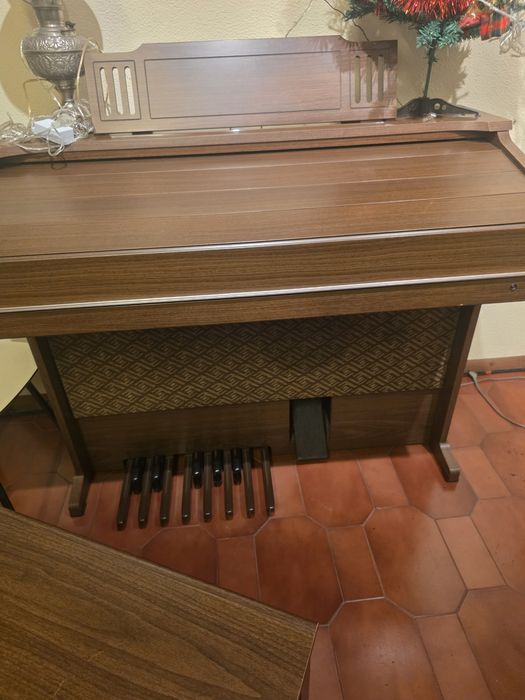 Órgão  de dois teclados Yamaha