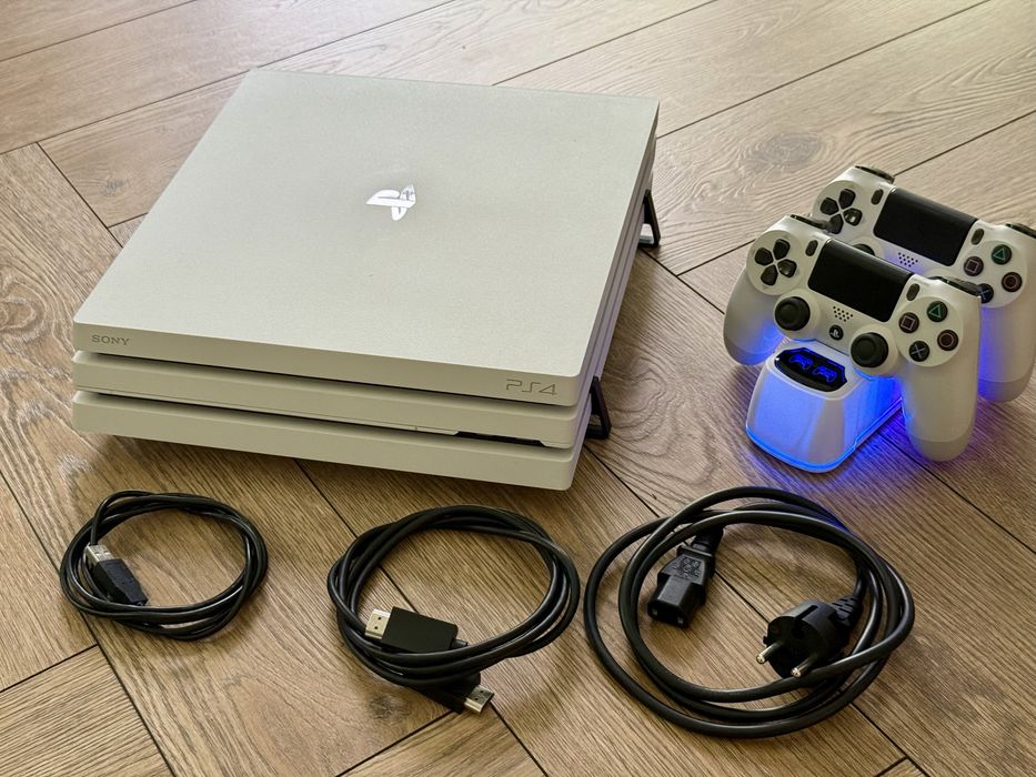*** Konsola PS4 Pro * White * 1TB * 2 pady * BDB Stan * Komplet ***