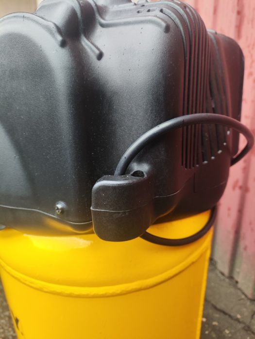 Kompresor bezolejowy 24 l