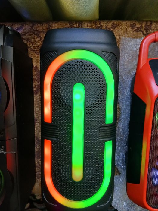 Колонка музика на аккум.