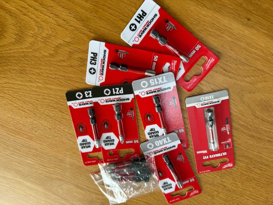 Zestaw bity Milwaukee 50mm PZ PH TORX uchwyt do ściany