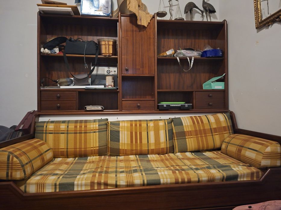 Movel que faz de Sofá e de cama dupla